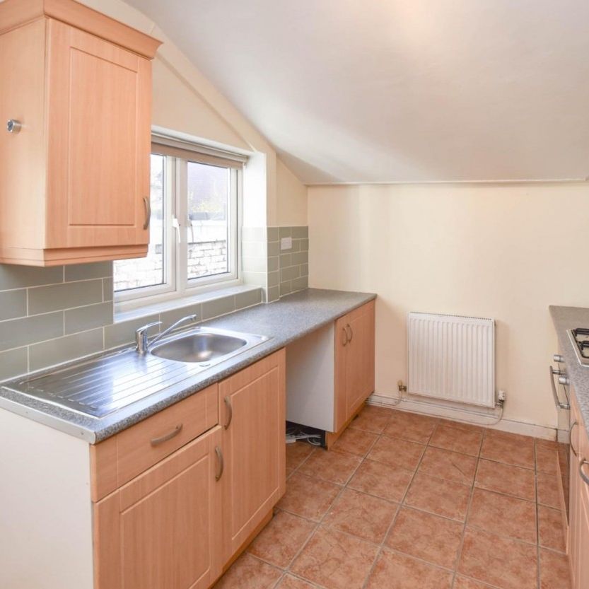 2 bed House - Mid Terrace for Rent - Photo 1