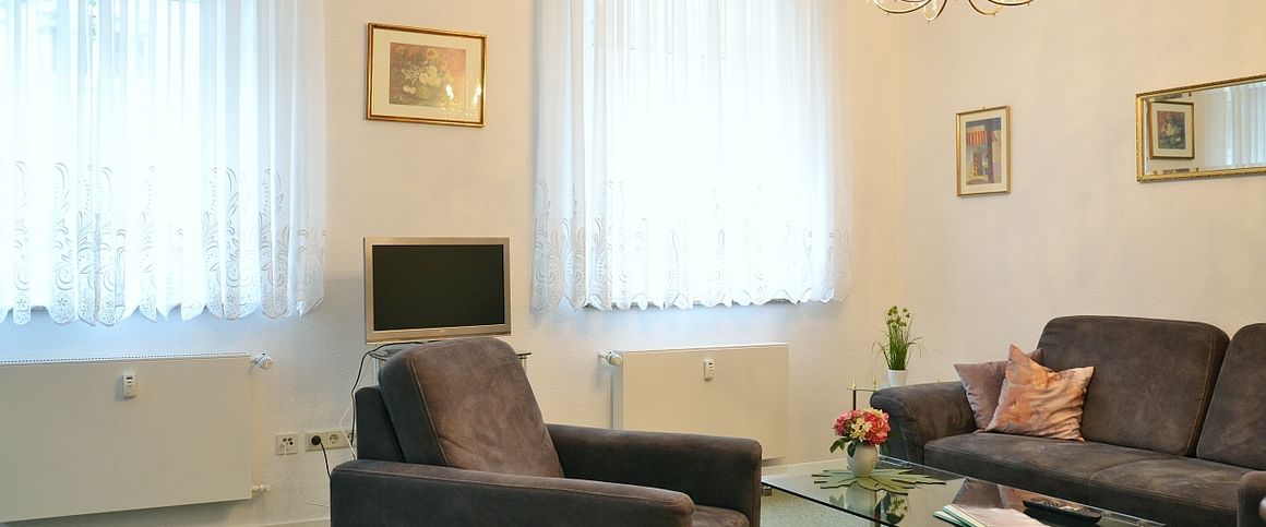 Geräumige Parterre-Wohnung in Rheinnähe - Video online - Photo 1