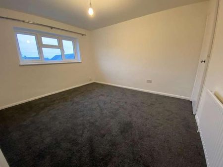 Ruskin Gardens, Harold Hill, Romford, RM3 - Photo 4