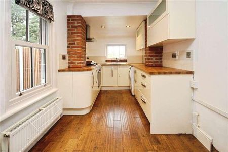 Hamilton Road, Gidea, RM2 - Photo 5