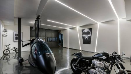 Luxury Villa for rent in The Golden Mile, Marbella, Andalusia - Photo 2