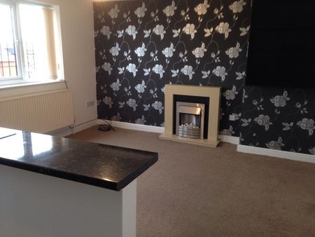 2 Bedroom Flat for Rent in Bloomfield rd , South shore , Blackpool, Fy - Photo 4