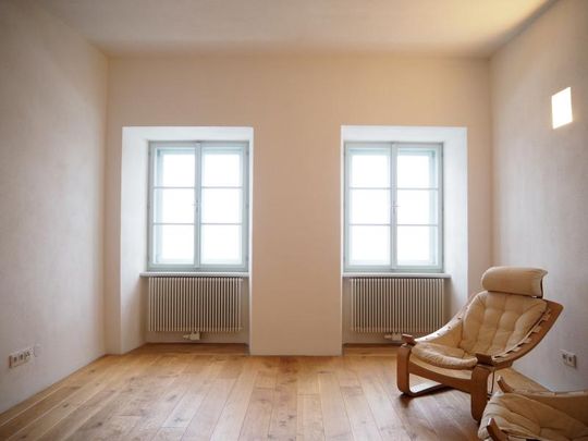 Wohnatelier in Ottensheim Zentrum, direkt an der Donaupromenade! 82 m² WNFL, Küche inkl. Geräte möbliert! Inkl. Terrasse vorm Haus! - Photo 1