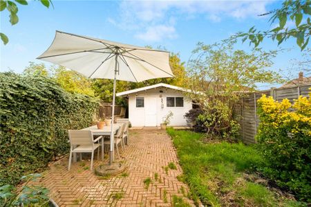 3 bedroom terraced house to rent - Photo 3