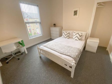 3 bedroom terraced house to rent - Photo 2