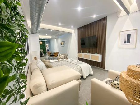 Calle Pelay Correa, Sevilla, Andalusia 41010 - Photo 2