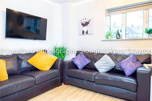 Park Barn East, Guildford, Surrey, GU2 8EW - Photo 1