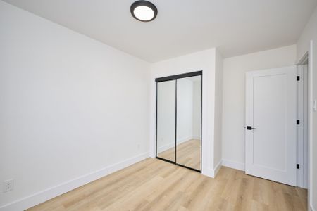 For Lease - 8141 Coventry Road Unit# 80, Niagara Falls, Ontario - Photo 2