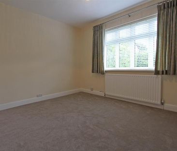 2 bedroom detached bungalow to rent - Photo 5