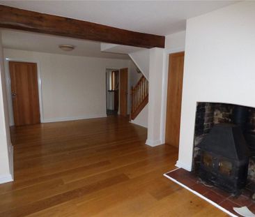 4 bedroom detached house to rent - Photo 3