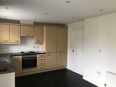 Saffron Crescent, Carterton, OX18 - Photo 4