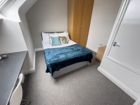 5 bedroom terraced house to rent - Photo 3