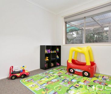 5 Fernberg Place, Melton West - Photo 3