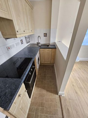 2 bedroom apartment to rent - Photo 5