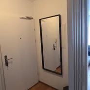 (reserviert) ANFRAGESTOPP!! Helle, gut geschnittene Mietwohnung in zentraler Lage - Nähe Donau Zentrum & U1 - Photo 2
