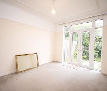 St. Georges Grove, CH46 6DD, Moreton - Photo 2