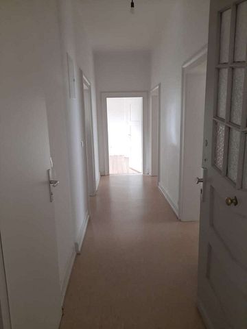 3 Zimmer-Altbauwohnung mit Balkon in der Innenstadt - Foto 3