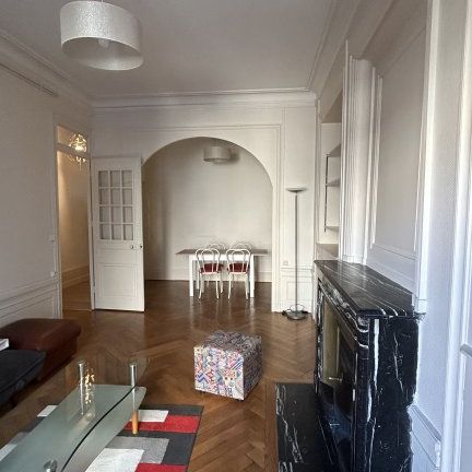 APPARTEMENT T2 A LOUER - LYON 7EME ARRONDISSEMENT - 72.17 m2 - 1 180 € charges comprises par mois - Photo 1