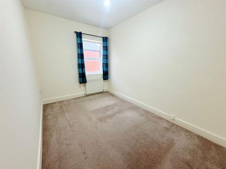 1 BED Flat - Photo 2
