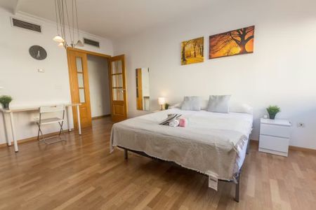 Calle Eslava, Málaga, Andalusia 29002 - Photo 5