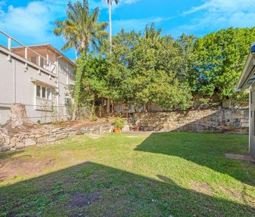 Renovated Light Filled Home In Prime Mosman Location - Photo 2
