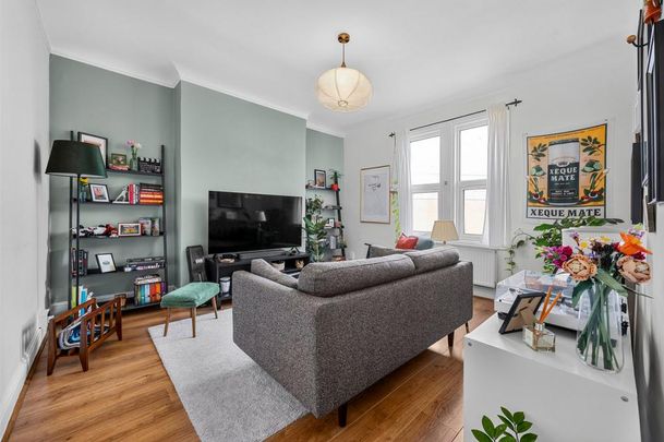 2 bedroom flat to rent - Photo 1