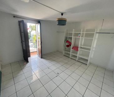 Location Appartement 5 pièces 132m² LE TAMPON 97430 - Photo 3