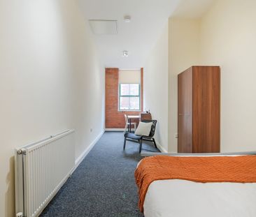 4 Bed Flat, Bells Square, S1 - Photo 5