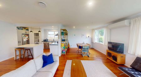 St Johns Hill - 2 Bedrooms - Photo 3