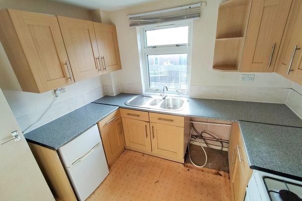 Hopton Road, STEVENAGE - Photo 1