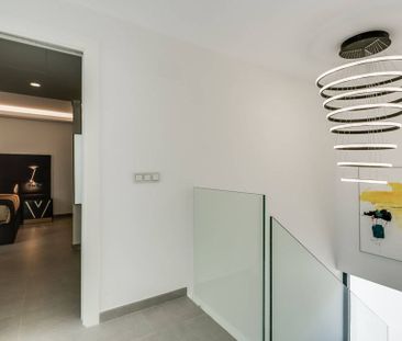 4 bedroom luxury Villa for rent in Estepona, Spain - Photo 3