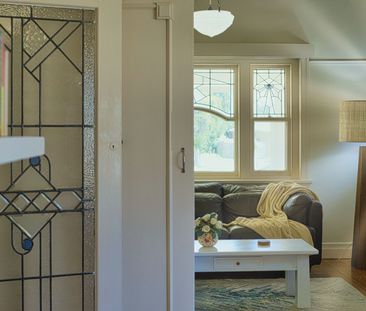 FULLY FURNISHED - Charming Period Home in a Sought-After Bendigo Po... - Photo 4