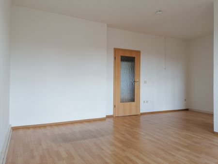 Familienfreundliche 3-Raum-Wohnung mit Wanne - Photo 3