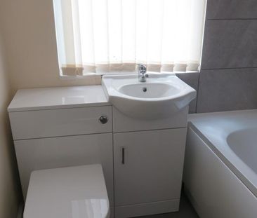 3 bedroom terraced house to rent - Photo 6