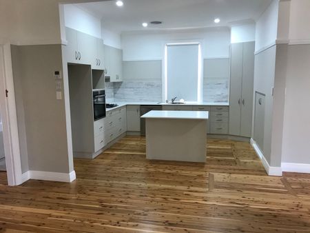 Beautiful 3 Bedroom Home - Photo 5