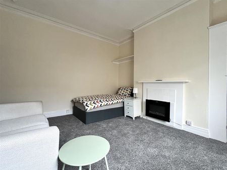 Westbourne Grove, Scarborough - Photo 2