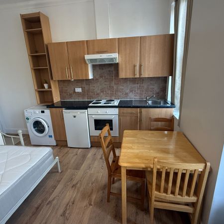 Studio Flat, Mazenod Avenue, NW6 - Photo 3