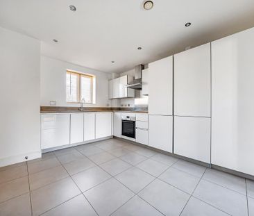 2 bedroom terraced house to rent - Photo 4