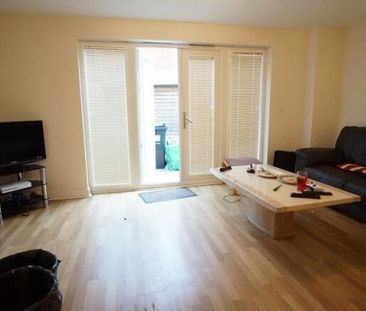 6 bedroom house to rent - Photo 2