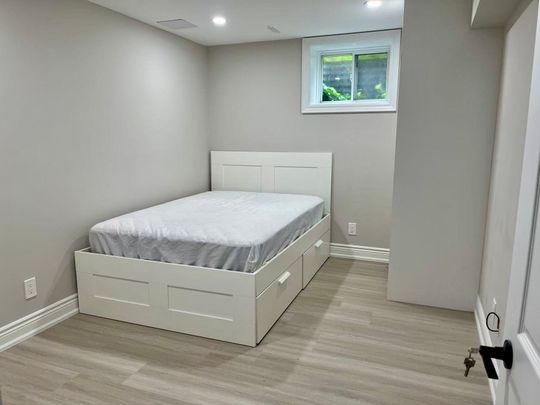 For Lease - 3377 Cider Mill Place Unit# Room 2 Basement, Mississauga, Ontario - Photo 1