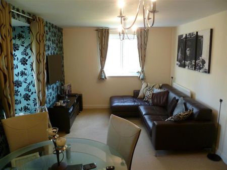 2 bedroom flat to rent - Photo 4