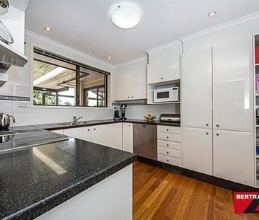 This property ticks a lot of boxes for a family home! - Photo 5