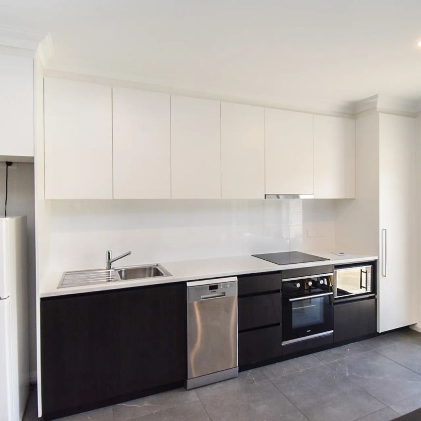Fully Furnished One Bedroom Apartment - Photo 1