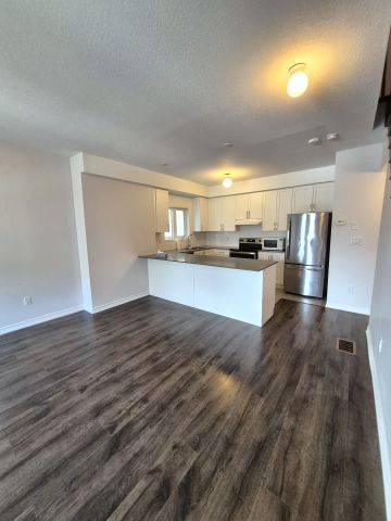 For Lease - 12 Dunsley Way, Whitby, Ontario - Photo 4