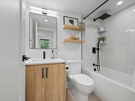 For Lease - 1815 O'Connor Drive Unit# 201, Toronto, Ontario - Photo 2