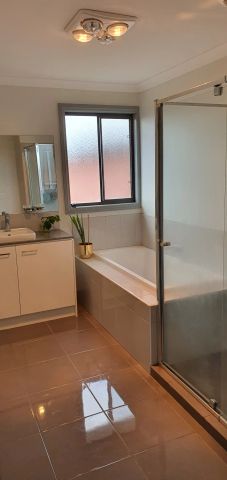 “Fabulous 4Br Double Story Home in Truganina!” - Photo 3