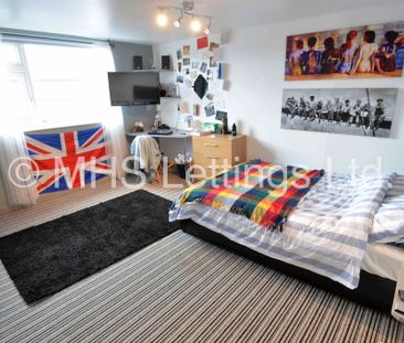 7 Bedroom Semi-Detached House for rent in Brudenell Road - Photo 3