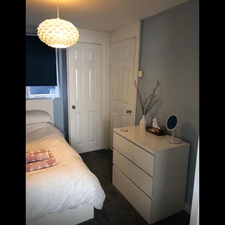 1 Bed Flat, Russell Square, BN1 - Photo 1