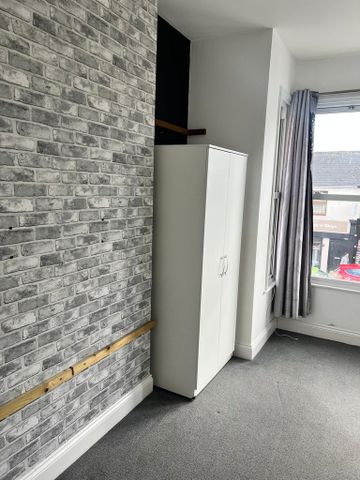 1 bedroom house of multiple occupation to rent - Photo 2