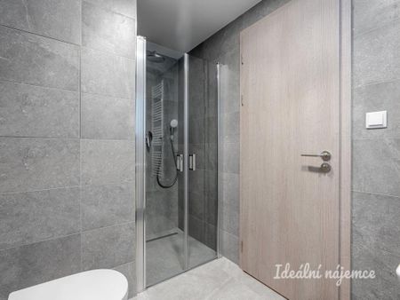Pronájem bytu 1+kk 32 m2 - Fotografie 2